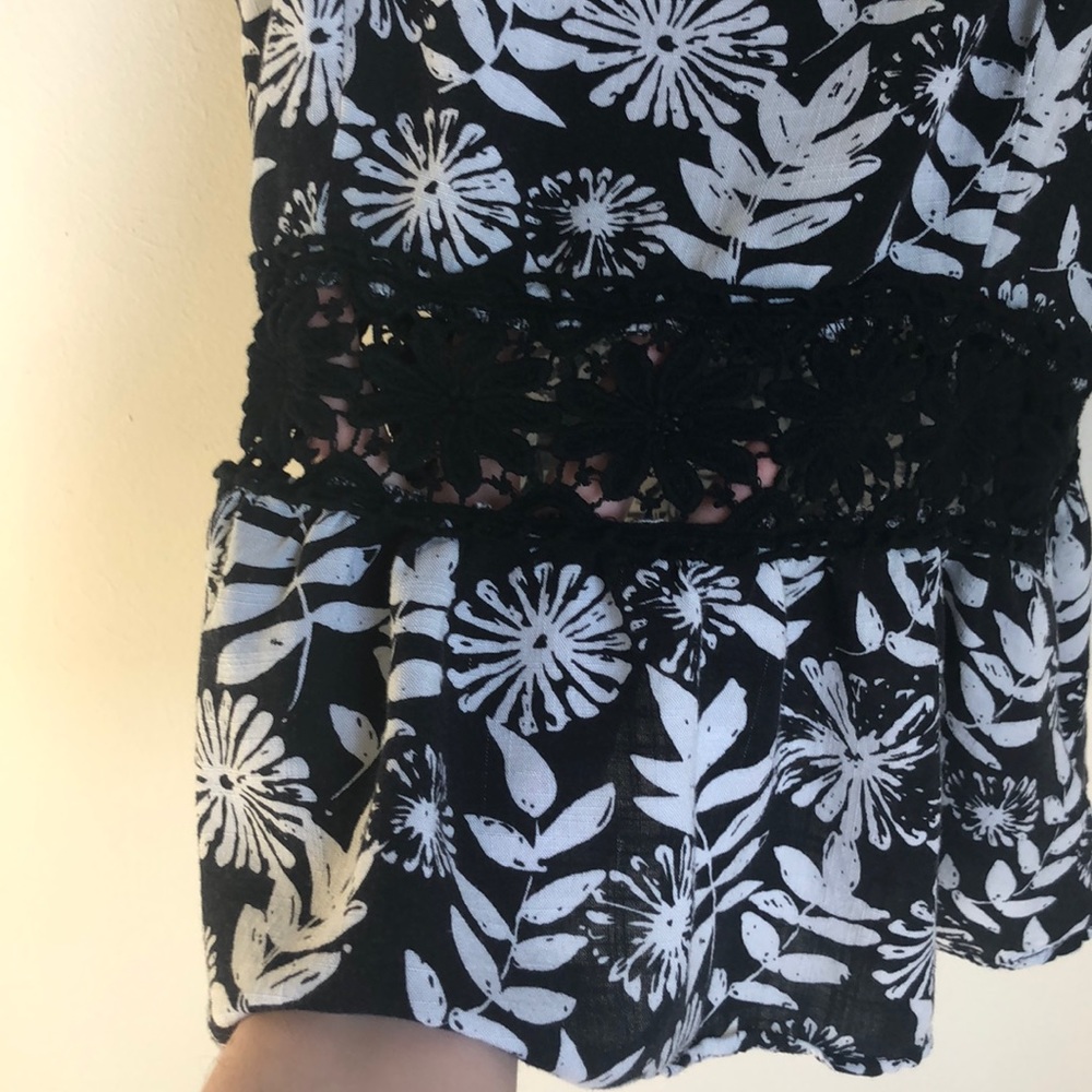 Floral Black and White Lace Peplum Crop Top! - Picture 4 of 8